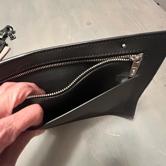 Leather AWAY pouch❤️ - Picture 5 of 9